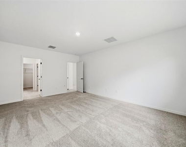 9820 Feaster Drive - Photo Thumbnail 14