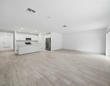9820 Feaster Drive - Photo Thumbnail 11