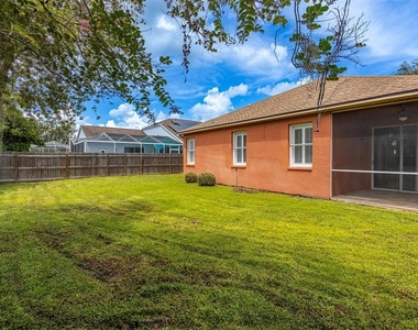 18120 Palm Breeze Drive - Photo Thumbnail 33