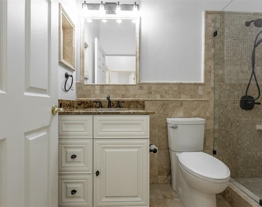 18120 Palm Breeze Drive - Photo Thumbnail 22