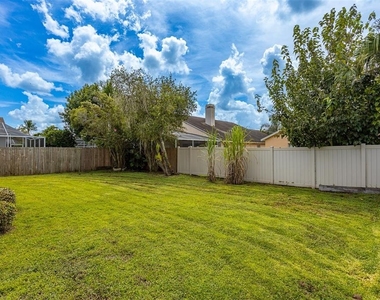 18120 Palm Breeze Drive - Photo Thumbnail 34