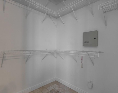 18120 Palm Breeze Drive - Photo Thumbnail 15