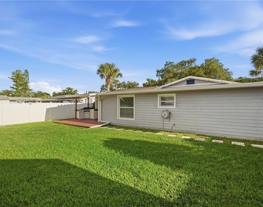 2707 W Kenmore Avenue - Photo Thumbnail 22