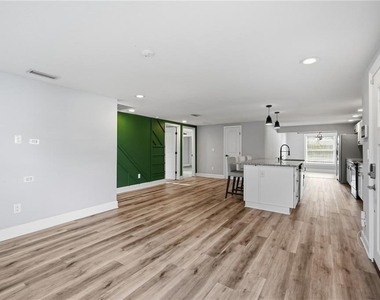 2707 W Kenmore Avenue - Photo Thumbnail 5