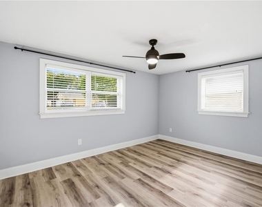 2707 W Kenmore Avenue - Photo Thumbnail 19