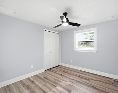 2707 W Kenmore Avenue - Photo Thumbnail 18
