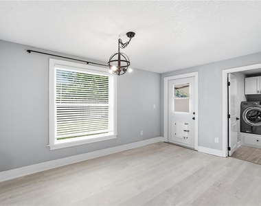 2707 W Kenmore Avenue - Photo Thumbnail 10