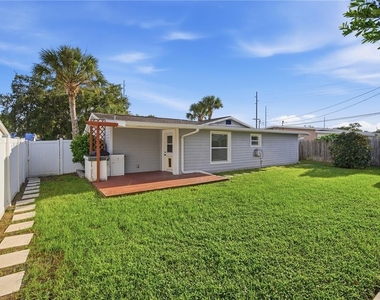 2707 W Kenmore Avenue - Photo Thumbnail 21