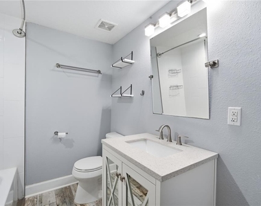 2707 W Kenmore Avenue - Photo Thumbnail 12
