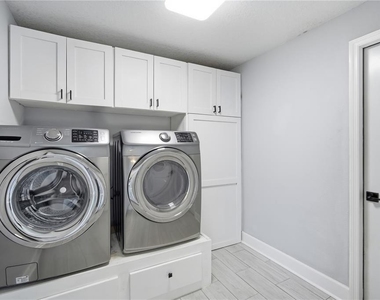 2707 W Kenmore Avenue - Photo Thumbnail 11