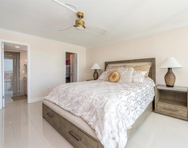 1390 Gulf Boulevard - Photo Thumbnail 12