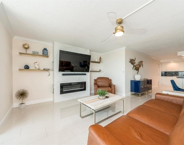 1390 Gulf Boulevard - Photo Thumbnail 6