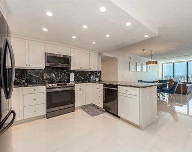 1390 Gulf Boulevard - Photo Thumbnail 7