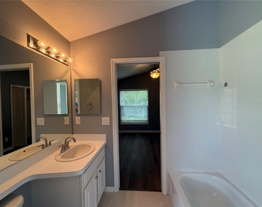 219 Bay Arbor Boulevard - Photo Thumbnail 31