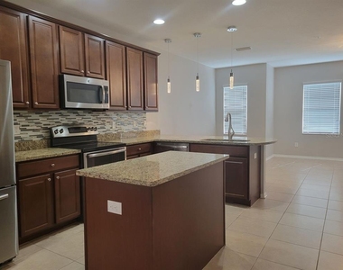 5525 White Marlin Court - Photo Thumbnail 8