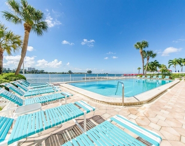 675 S Gulfview Boulevard - Photo Thumbnail 24