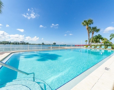 675 S Gulfview Boulevard - Photo Thumbnail 29