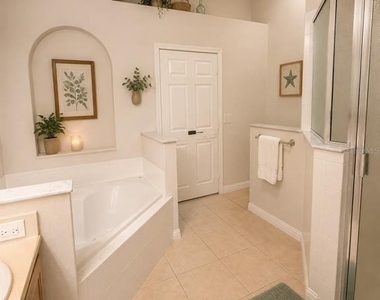 2555 Oneida Loop - Photo Thumbnail 9