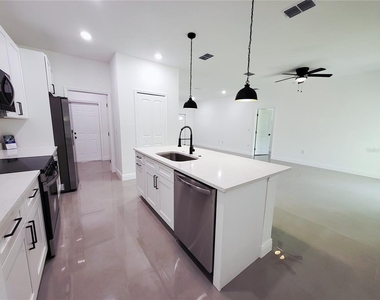1690 Welland Street Se - Photo Thumbnail 5