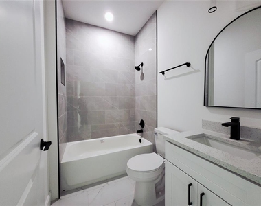 1690 Welland Street Se - Photo Thumbnail 6