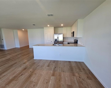 506 Oakcreek - Photo Thumbnail 4