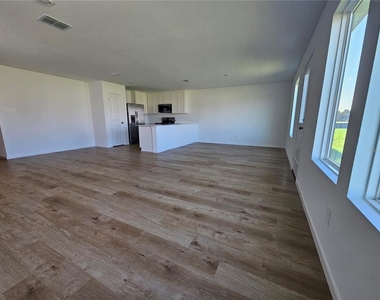 506 Oakcreek - Photo Thumbnail 10