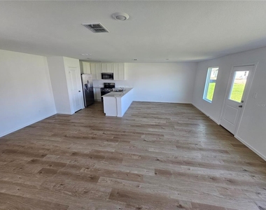 506 Oakcreek - Photo Thumbnail 11