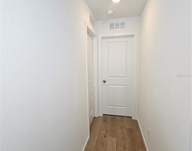 506 Oakcreek - Photo Thumbnail 21