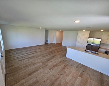 506 Oakcreek - Photo Thumbnail 7