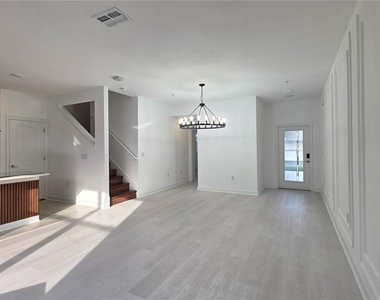 11883 Pulitzer Place - Photo Thumbnail 10