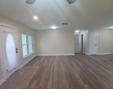 181 Guaymas Drive - Photo Thumbnail 2