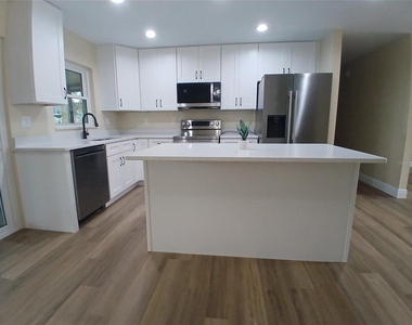 181 Guaymas Drive - Photo Thumbnail 4