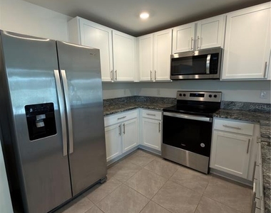 8650 Sw 46th Avenue - Photo Thumbnail 9