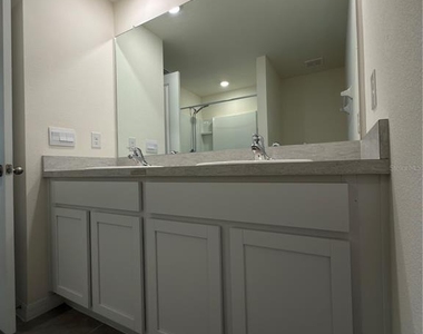 8650 Sw 46th Avenue - Photo Thumbnail 17
