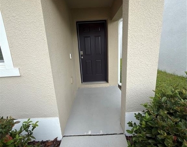 8650 Sw 46th Avenue - Photo Thumbnail 2