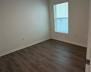 8650 Sw 46th Avenue - Photo Thumbnail 13