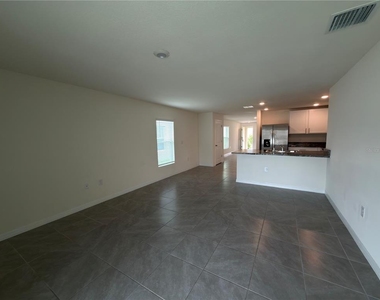 8650 Sw 46th Avenue - Photo Thumbnail 5