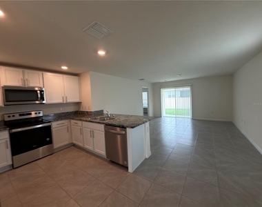 8650 Sw 46th Avenue - Photo Thumbnail 6