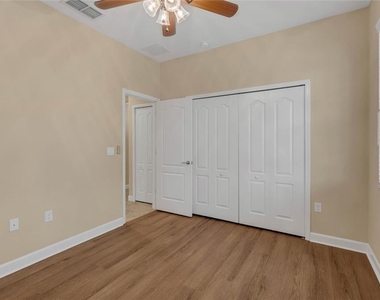 5244 Royce Drive - Photo Thumbnail 9