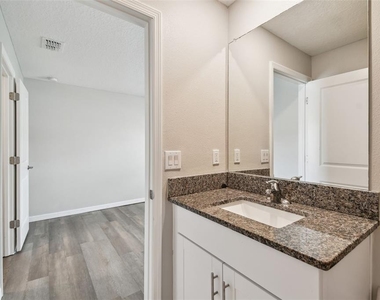 30814 Veridian Way - Photo Thumbnail 54