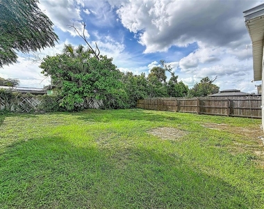 3216 N 48th Street - Photo Thumbnail 5