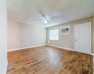3216 N 48th Street - Photo Thumbnail 14