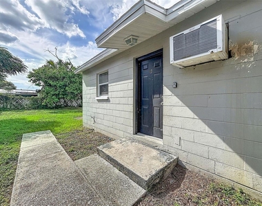 3216 N 48th Street - Photo Thumbnail 4