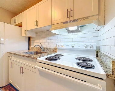 3216 N 48th Street - Photo Thumbnail 12