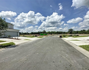 4621 Sparkling Shell Avenue - Photo Thumbnail 2