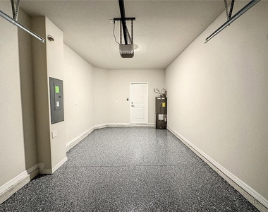 4621 Sparkling Shell Avenue - Photo Thumbnail 8