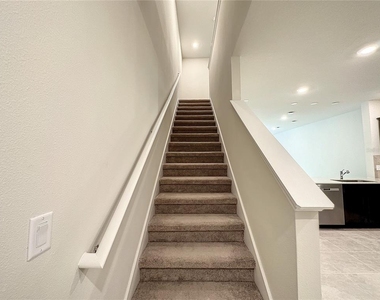 4621 Sparkling Shell Avenue - Photo Thumbnail 34