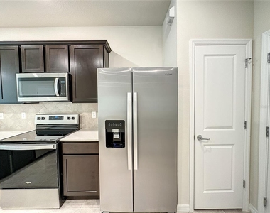 4621 Sparkling Shell Avenue - Photo Thumbnail 31