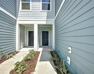 4621 Sparkling Shell Avenue - Photo Thumbnail 3
