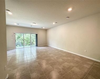 4621 Sparkling Shell Avenue - Photo Thumbnail 9